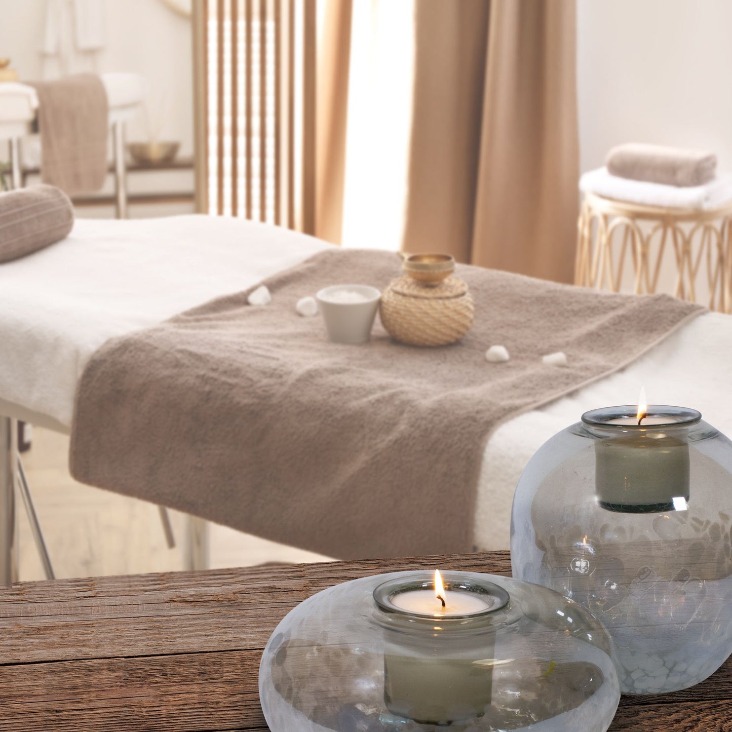 GLASS ROUND WHITE CONFETTI W REPLACEMENT CANDLE