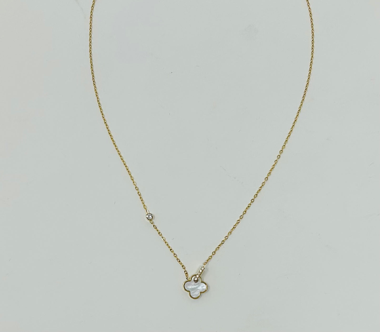 Pearl Clover Pendant Necklace