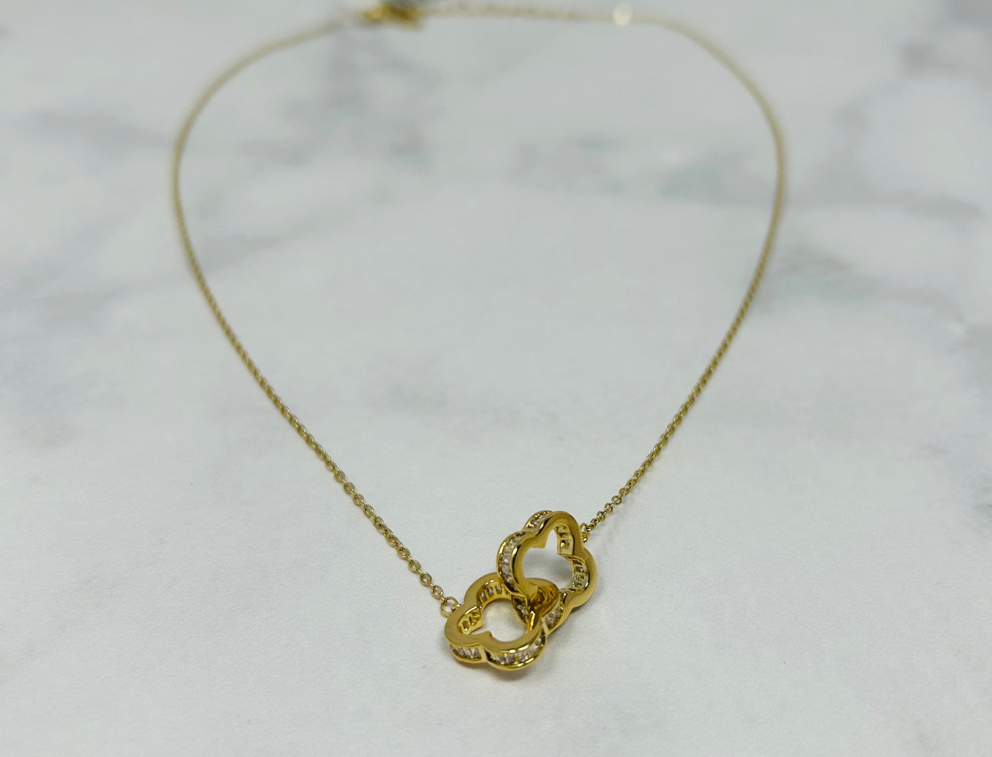 Linked Open Clover Pendant Necklace