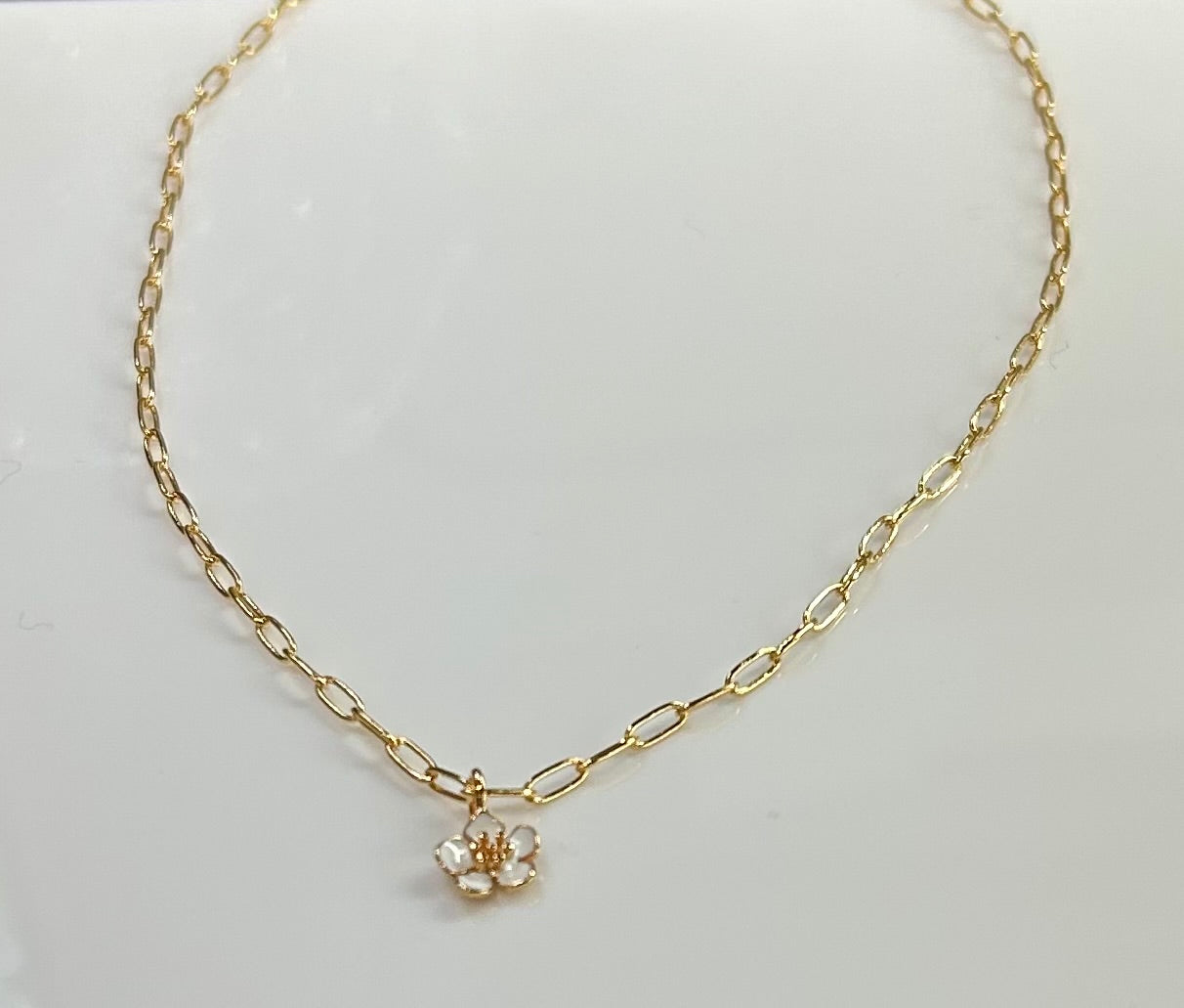 White Flower Necklace