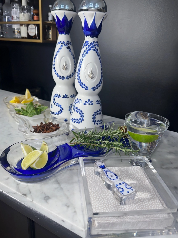 Napkin Weight with Holder and Napkins