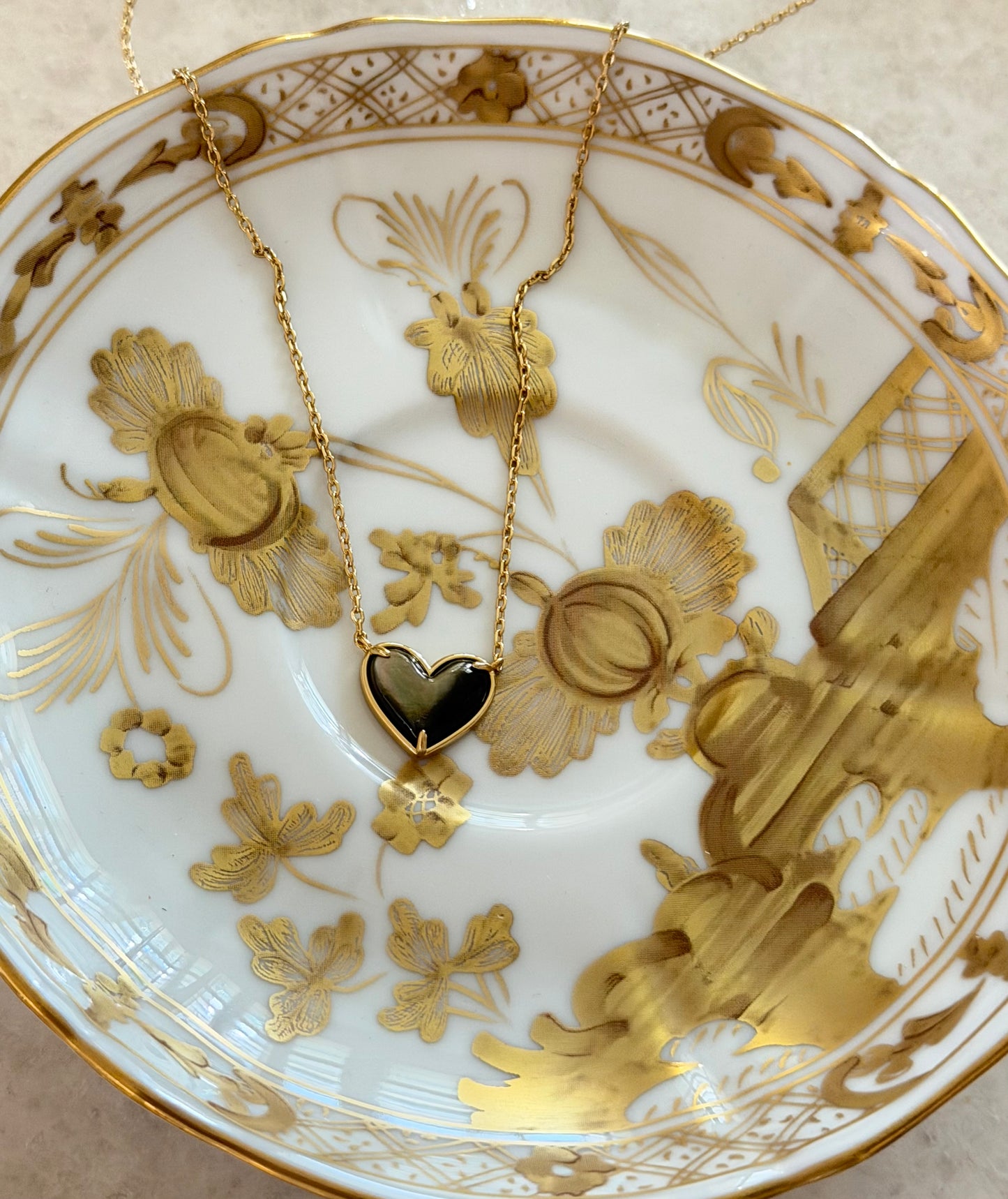 Oh My Heart Necklace Black Mother of Pearl